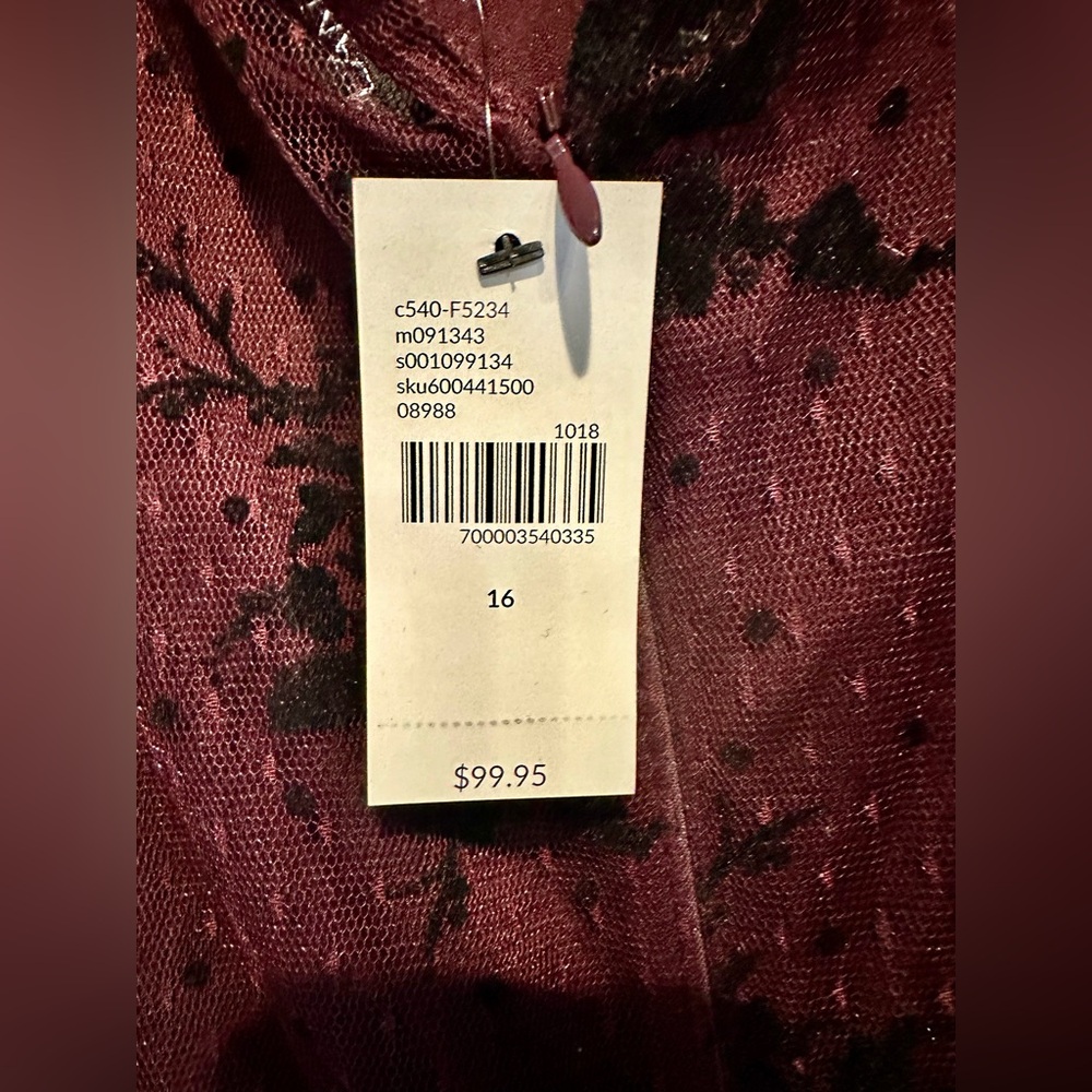 Gorgeous burgundy and black lace long dress. Lane Bryant. Size 16 - Picture 4 of 7